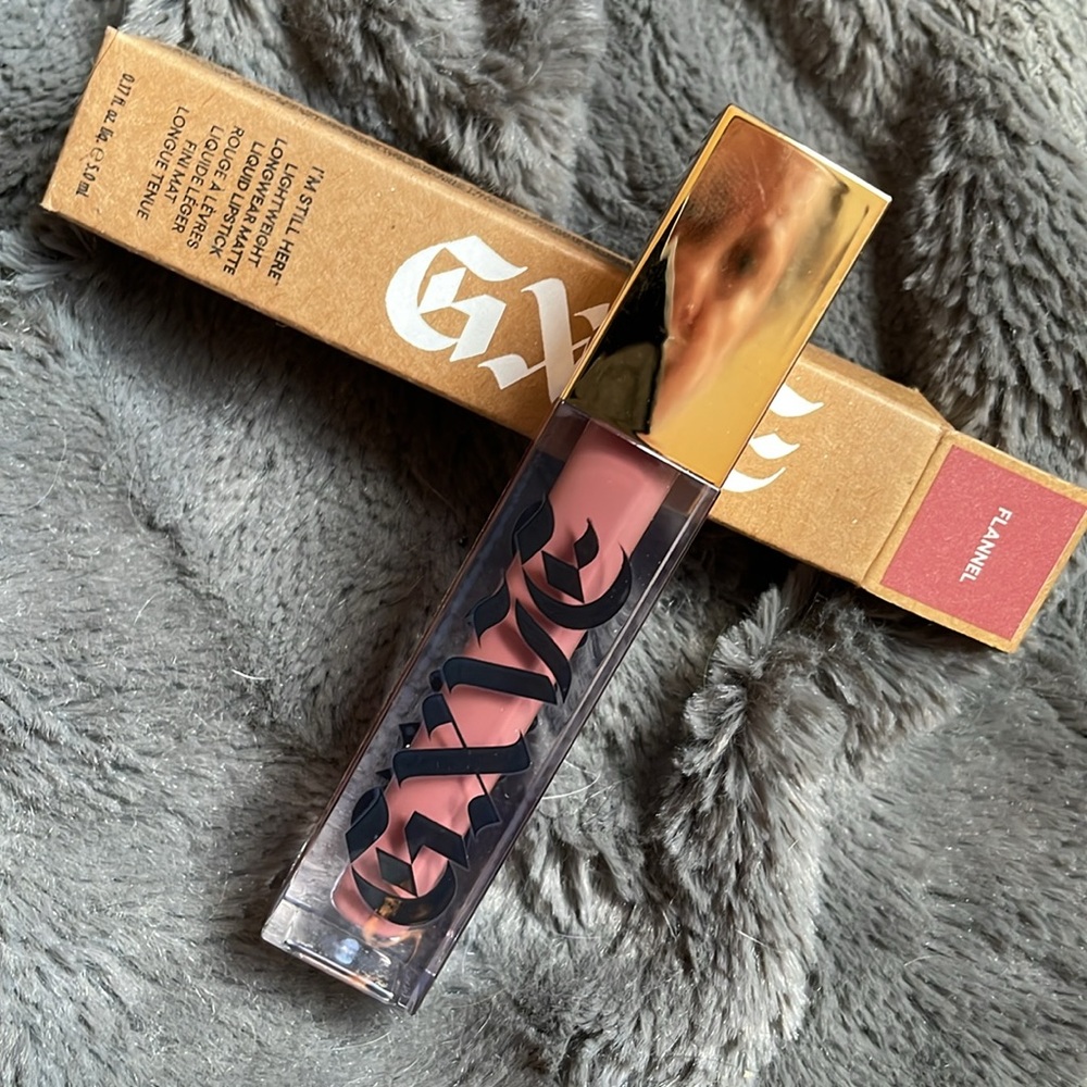 GX by Gwen Stefani “I’m Still Here” liquid lipstick in colour "Flannel"